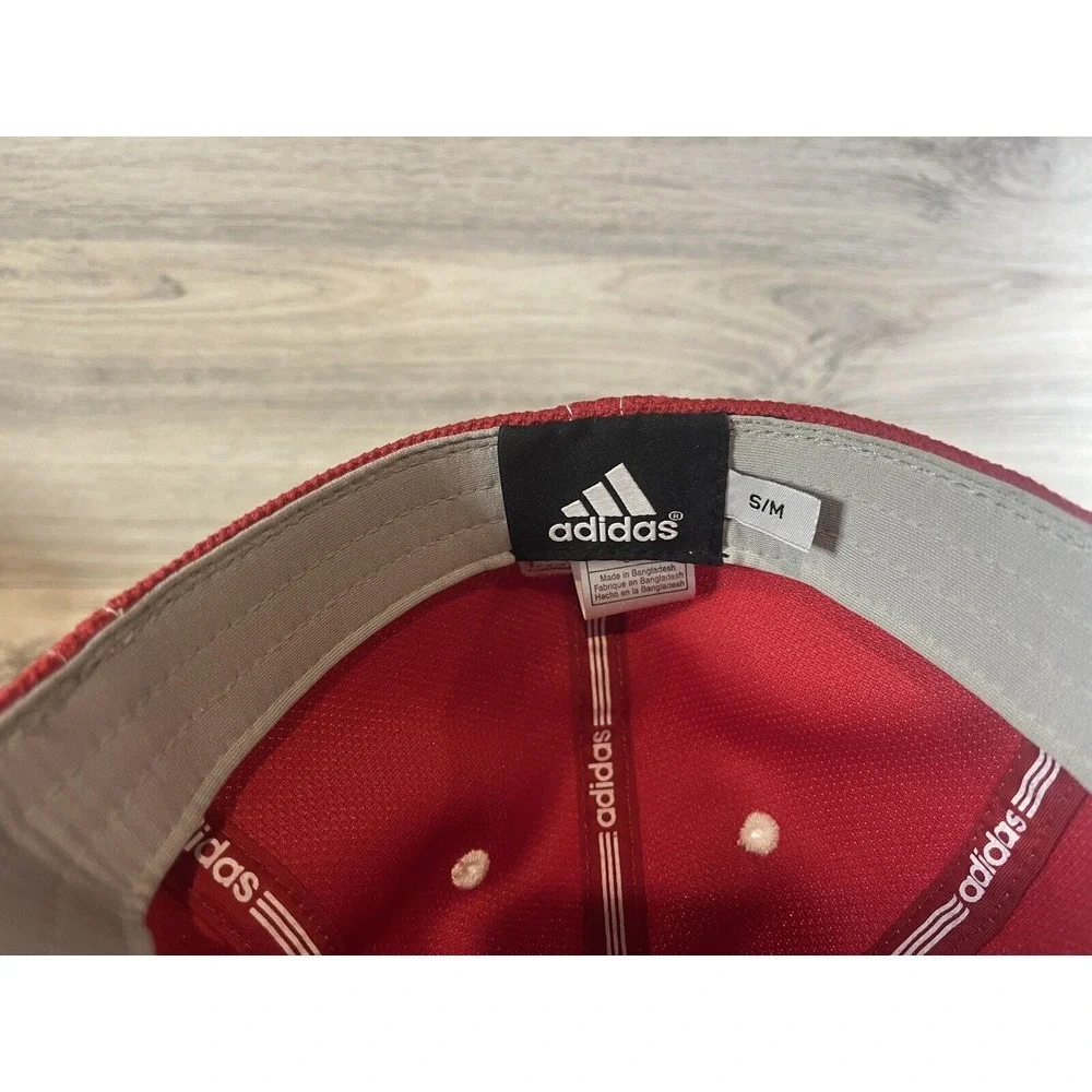 Nebraska Cornhuskers Hat Cap Adidas Mens Small Medium S/M NCAA Red‎ Embroidered
